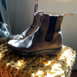 Blundstones gently used 7 1/2